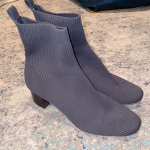Cloth glove bootie.
